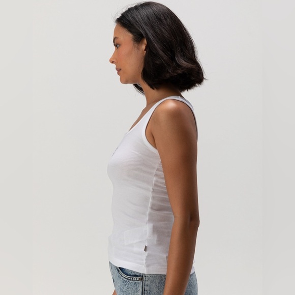 NWT - GUESS JEANS Star Slim Rib Womens Tank Top in White - Size L - Picture 2 of 4